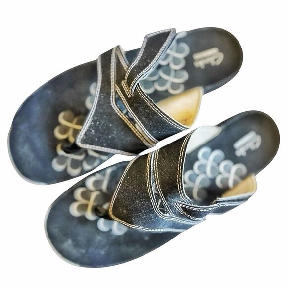 Clark’s Collection Black Strappy Thong Bohemian Sandals Size 8.5 EUC Beach Pool - Picture 1 of 4